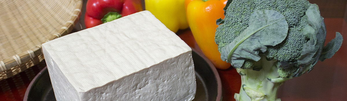 Утверждён ГОСТ Р 58441-2019 «Продукты пищевые соевые. Тофу. Общие технические условия»