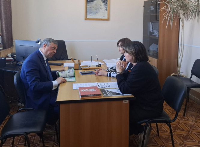  директор Фонда развития Республики Хакасия Александр Мяхар посетил Хакасский филиал ФБУ "Красноярский ЦСМ"